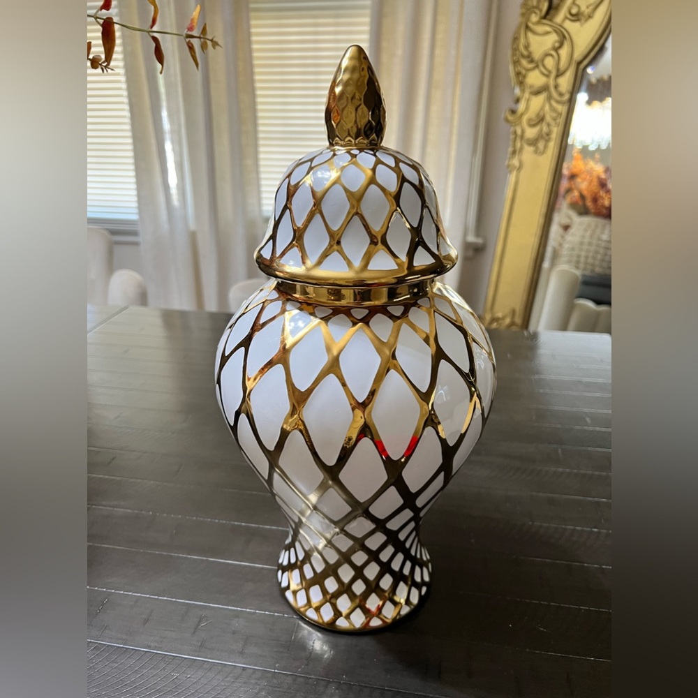 Ginger jar 17”